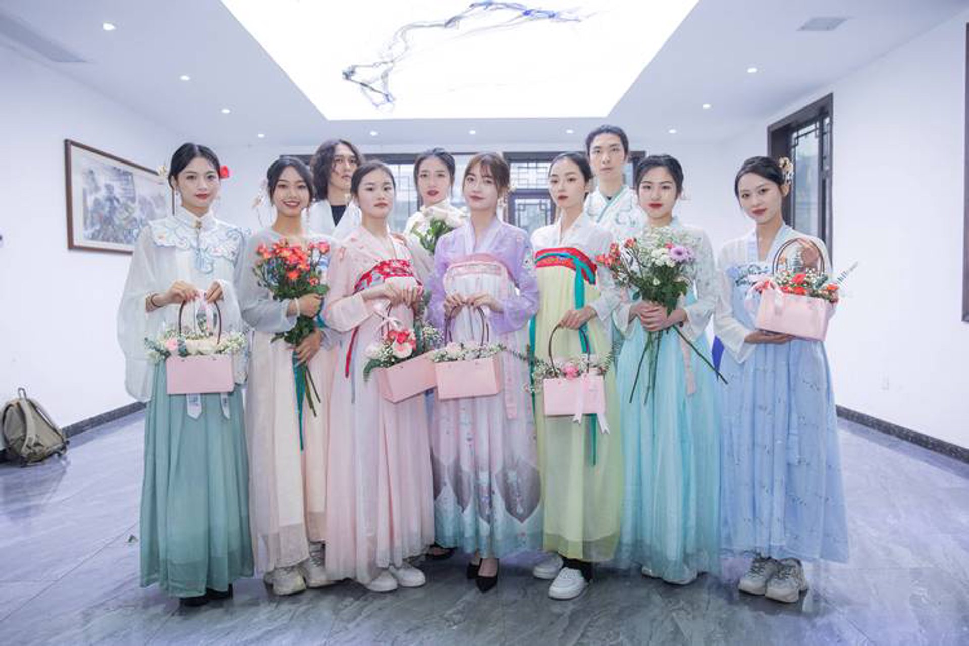 乾利时装服饰